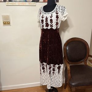 RARE FREE PEOPLE SIZE 8 LACE AND VELVET MAXI LENGTH DRESS